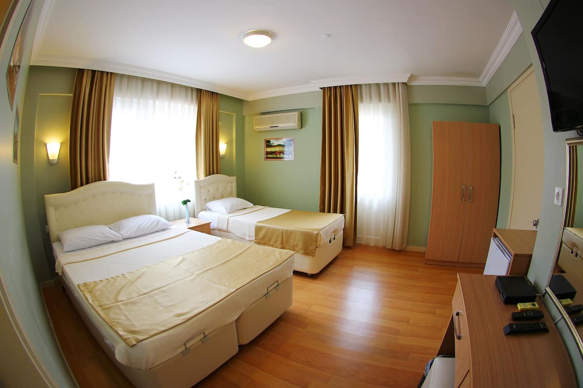 Standard Twin Room | 1 bedroom, premium bedding, in-room safe, blackout drapes