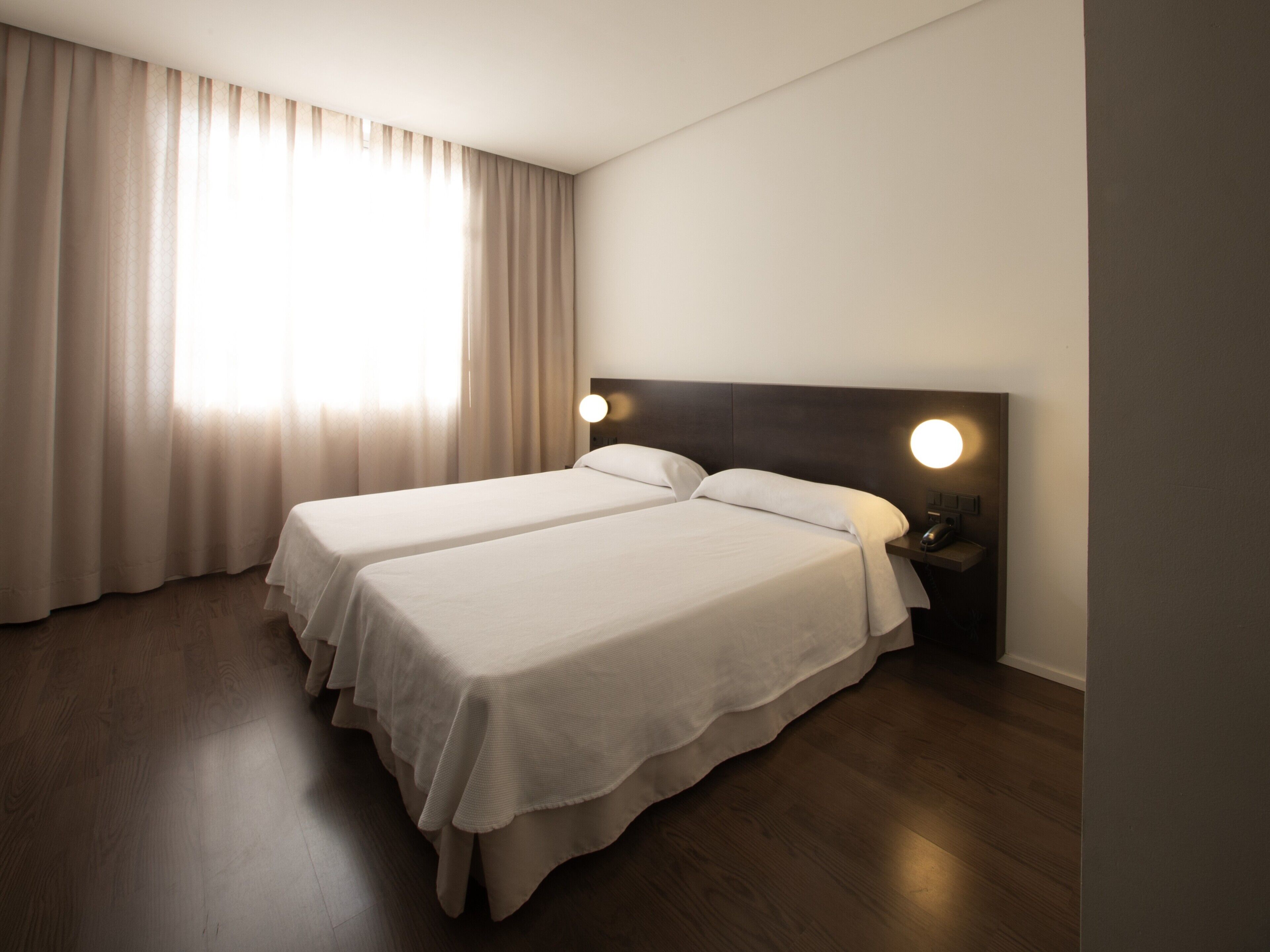 In-room safe, desk, soundproofing, iron/ironing board