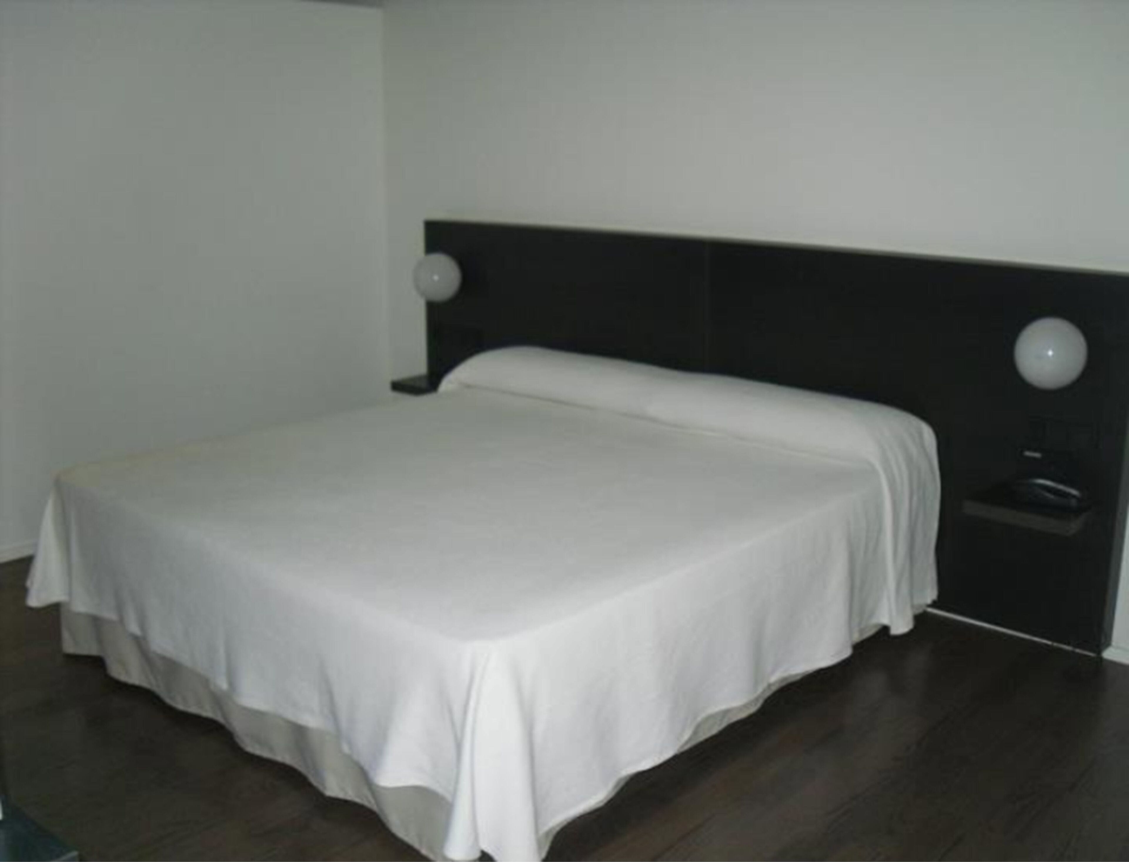 in-room safe, desk, soundproofing, iron/ironing board