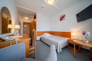 Standard Single Room | Desk, iron/ironing board, free WiFi, bed sheets