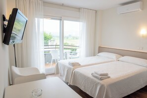 LCD TV - Apartamentos Turisticos Suaces (Noja)