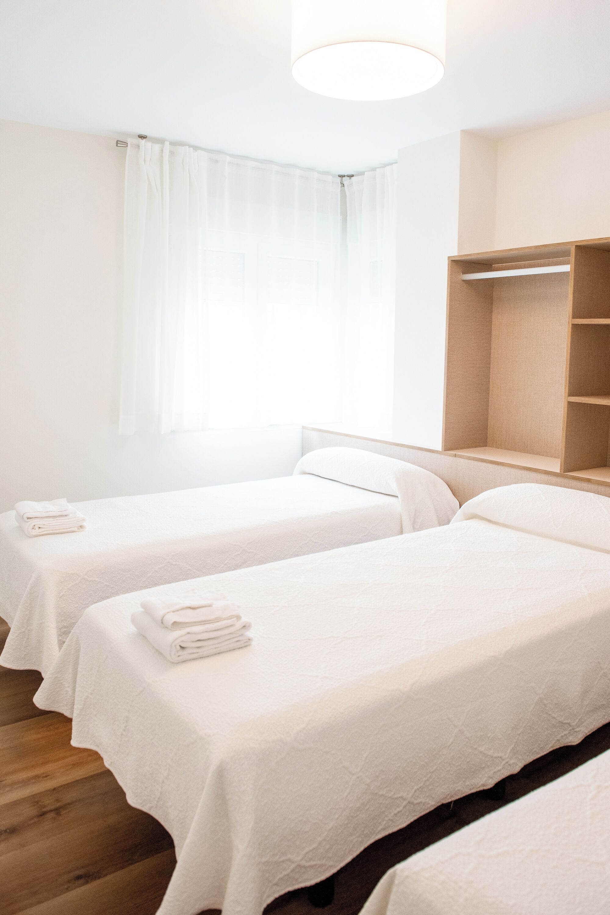 2 chambres, fer et planche à repasser, Wi-Fi gratuit, draps fournis