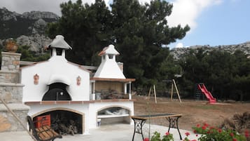 BBQ/picnic area
