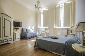 套房 | 高档床上用品、办公桌、隔音、免费 WiFi