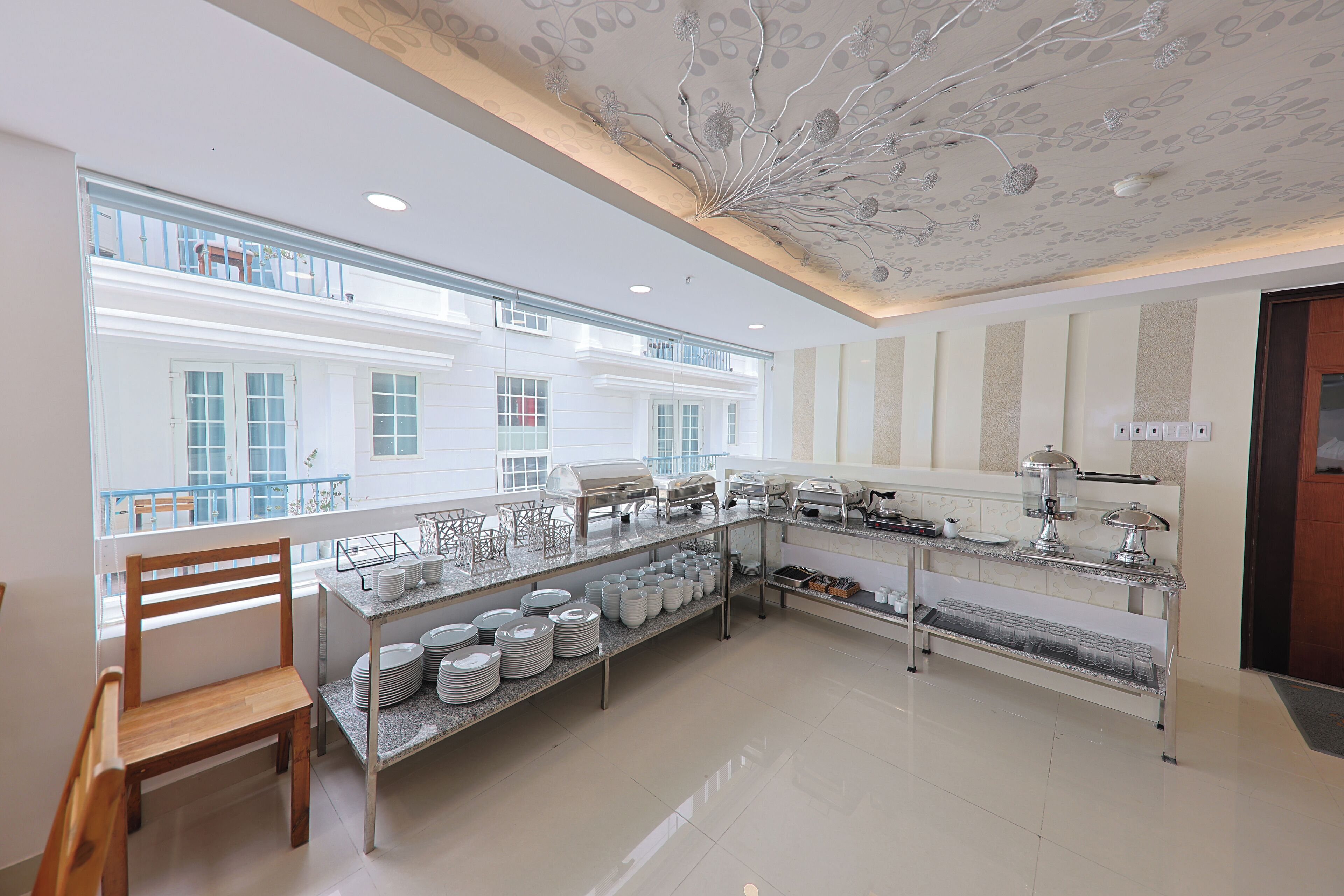 Breakfast served, Asian cuisine