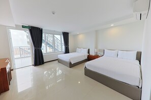 豪華雙床房, 海景 | 客房內保險箱、書桌、遮光布/窗簾、免費無線上網