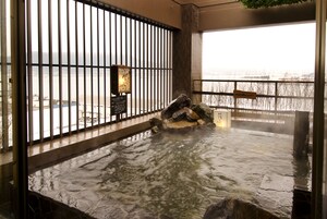屋内スパ浴槽
