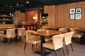 Restaurant - Capital Hotel Nanjing (Taipei)