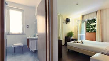 Hochwertige Bettwaren, Minibar, Zimmersafe, Schreibtisch