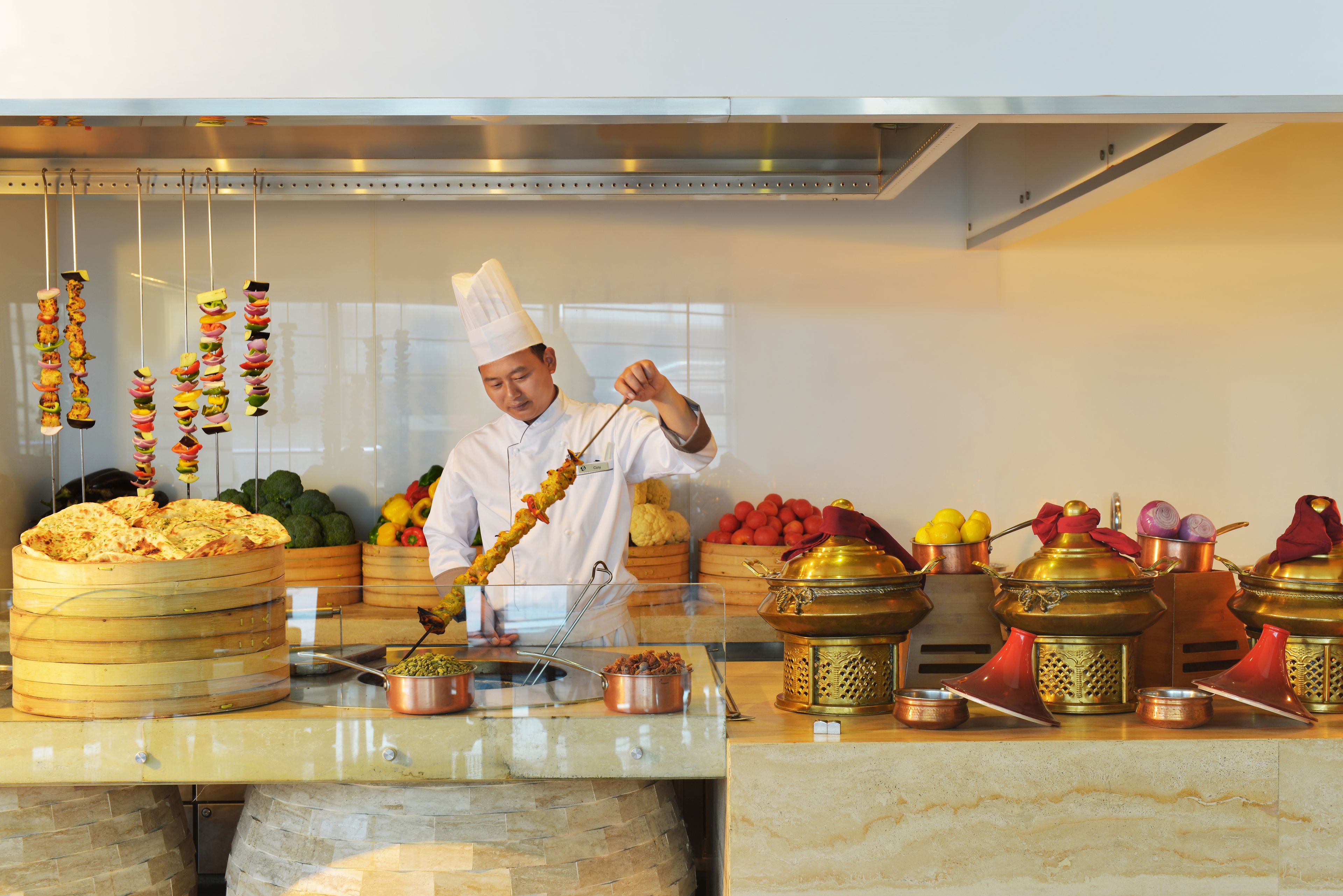 3 restaurants, breakfast, lunch, dinner served; international cuisine