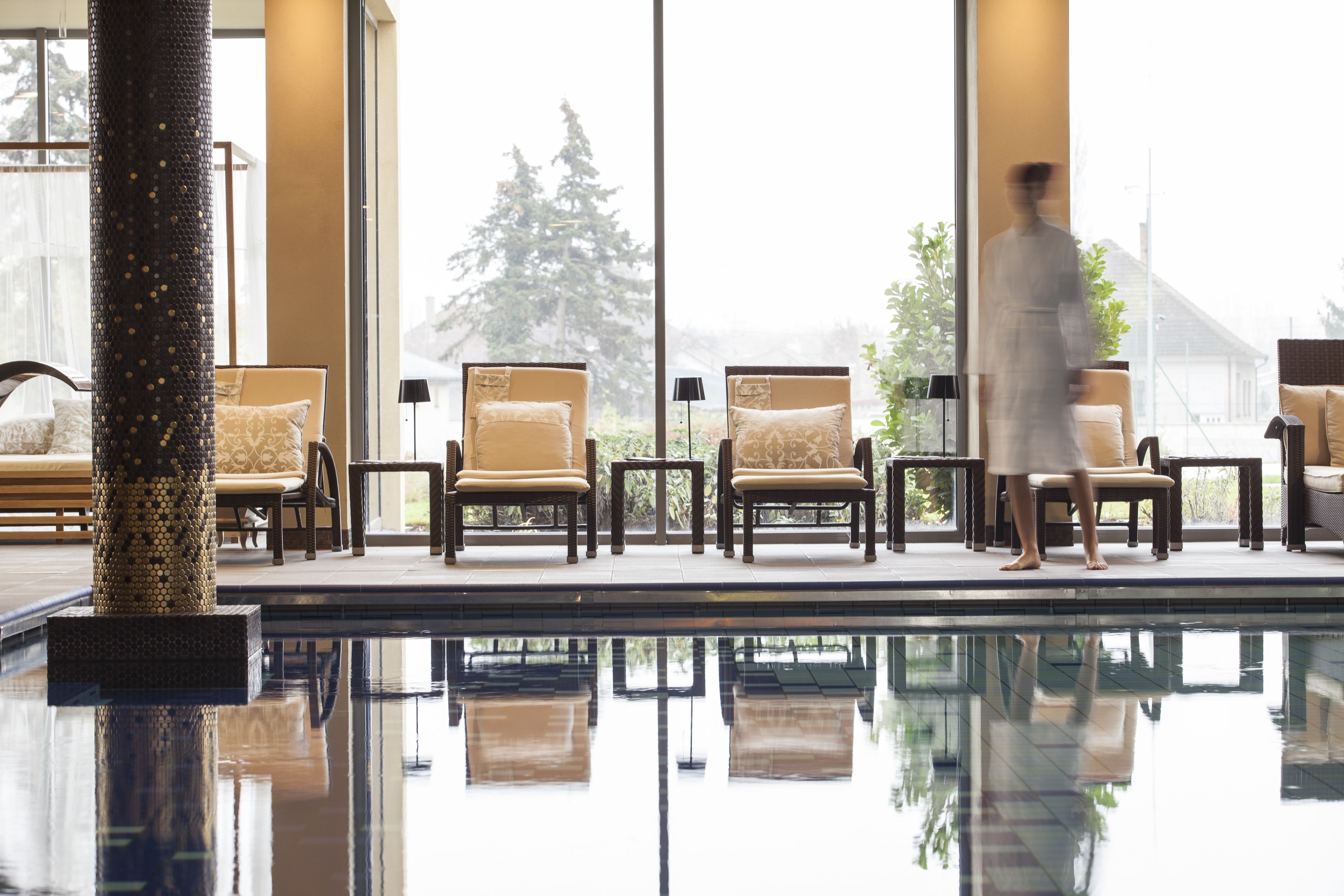 couples treatment room(s), sauna, hot tub, steam room