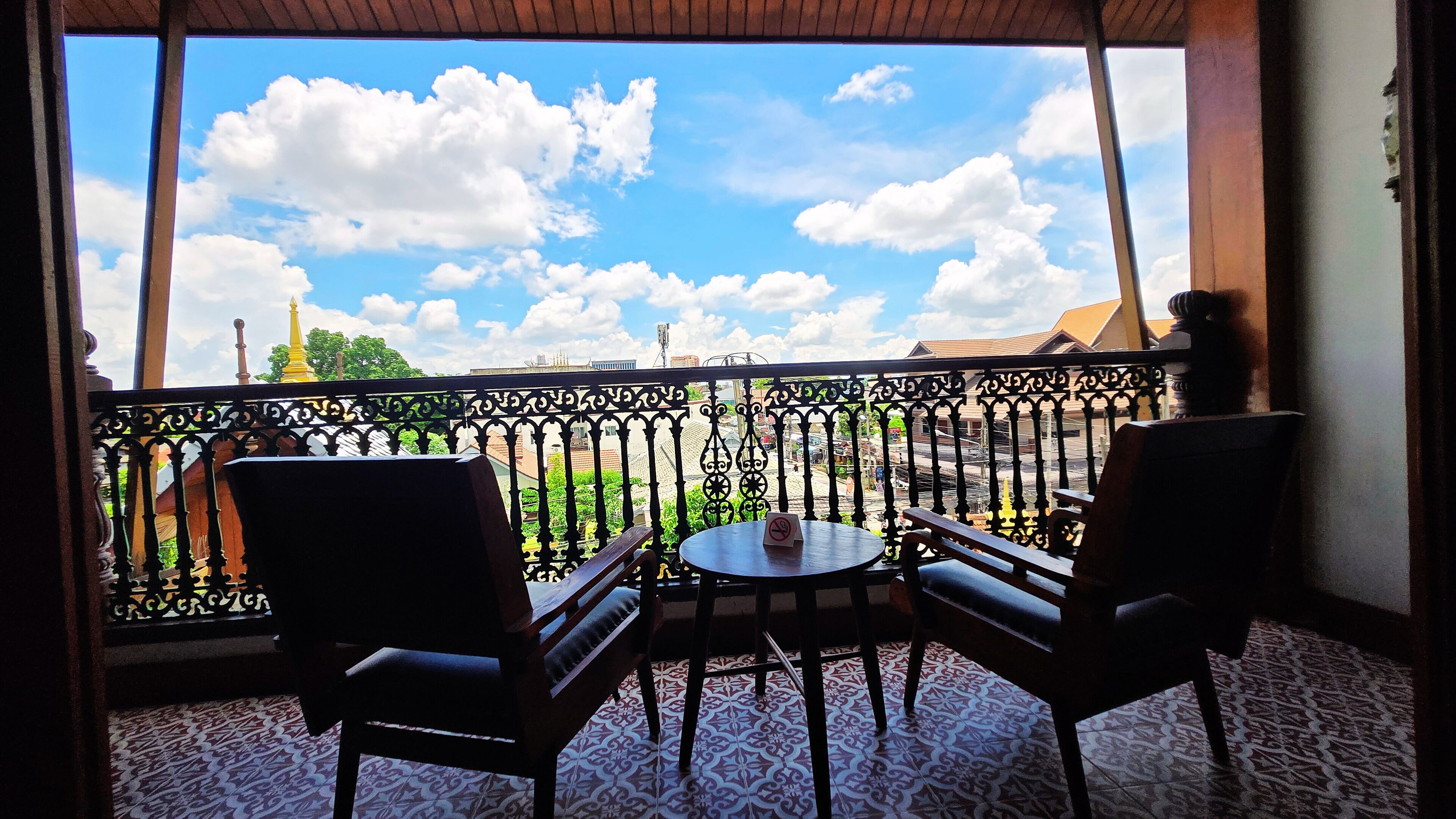 48-inch flat-screen tv with cable channels, tv