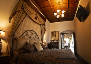 Chambre Supérieure, 1 très grand lit | Literie de qualité supérieure, couette en duvet d'oie