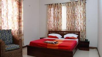 Minibar, desk, blackout drapes, free WiFi