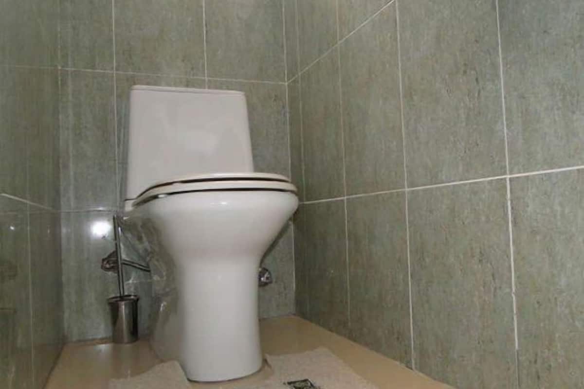 free toiletries, towels