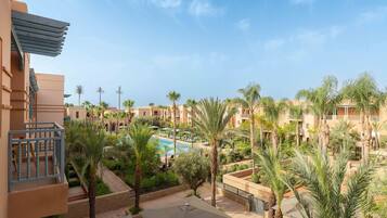 Basic Suite | Premium bedding, minibar, in-room safe, desk