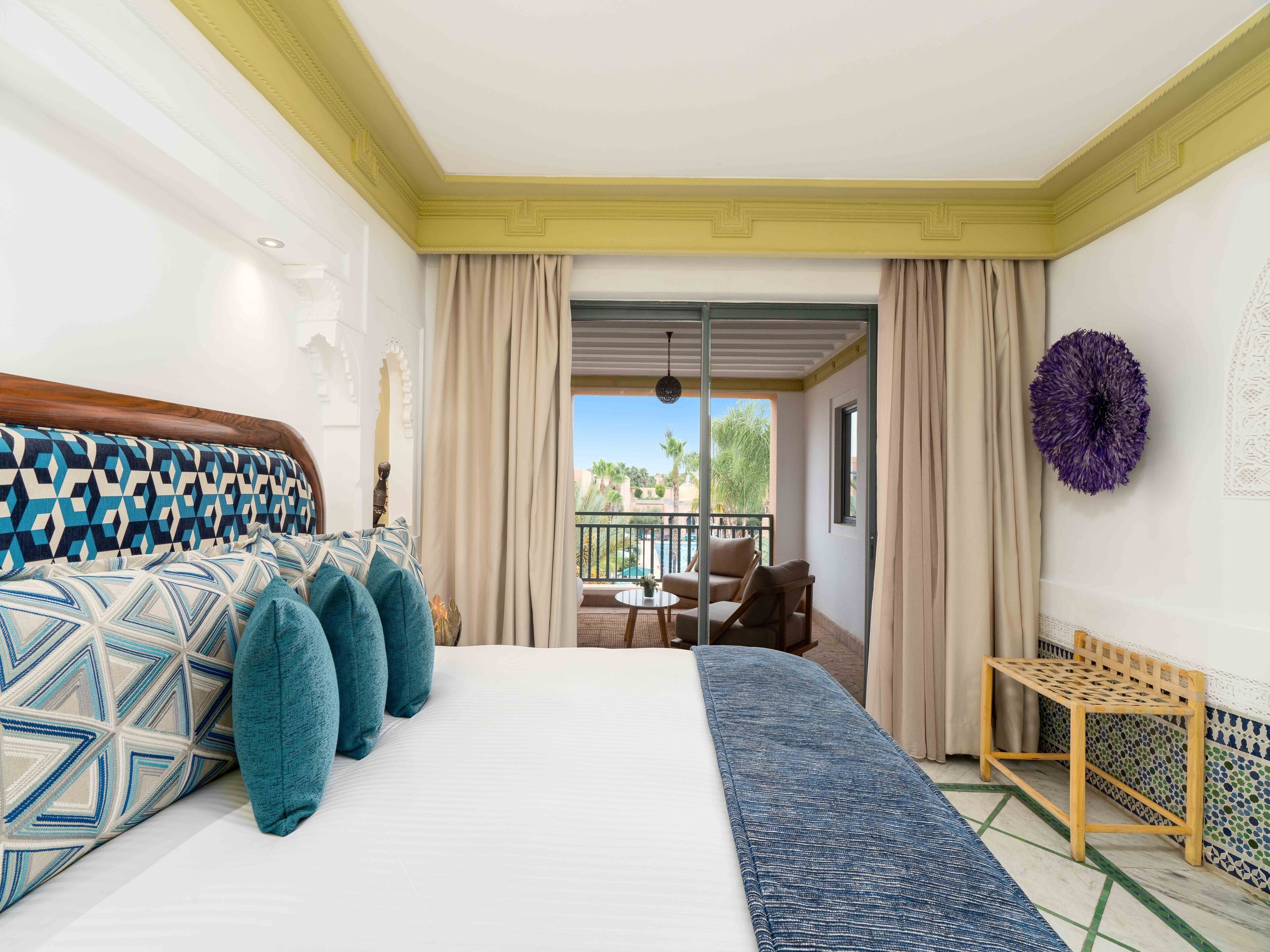 Suite Prestige | Literie de qualité, minibar, coffre-fort, bureau