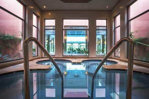 Indoor pool, outdoor pool, pool loungers -  Jaal Riad Resort  (Marrakech)