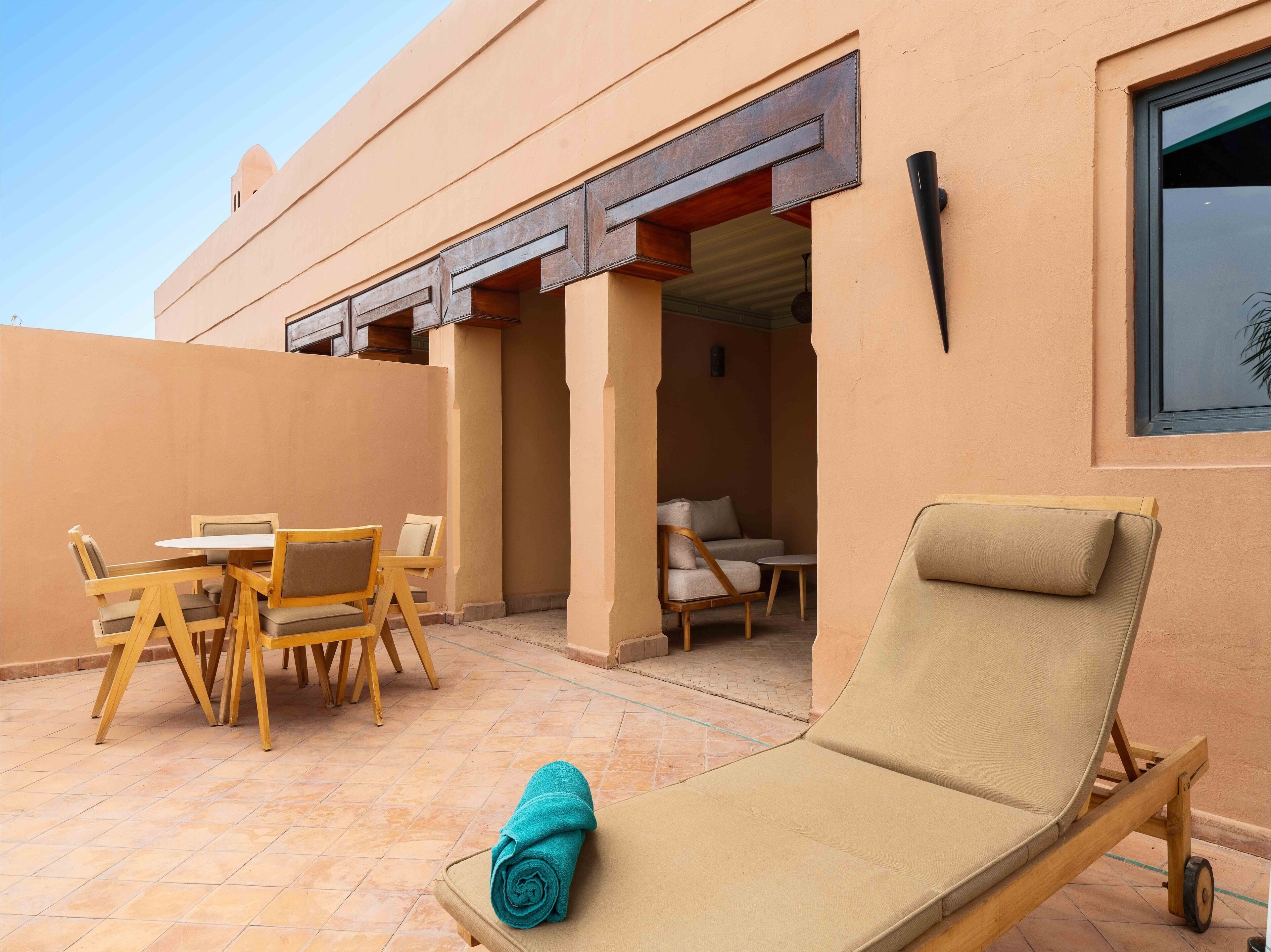 Premium Suite | Premium bedding, minibar, in-room safe, desk