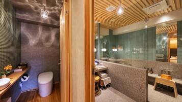 Kamer, 2 slaapkamers, niet-roken (Satoru) | Badkamer | Gratis toiletartikelen, een haardroger, pantoffels, een bidet