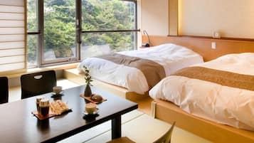Chambre avec lits jumeaux, non-fumeurs, vue montagne (Jap/Western, Massage Chair, 28 sqm) | Bureau, Wi-Fi gratuit, draps fournis