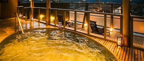 Bathtub spa outdoor