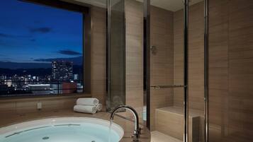 Junior Suite with Mist Sauna | Premium bedding, down comforters, in-room safe, desk
