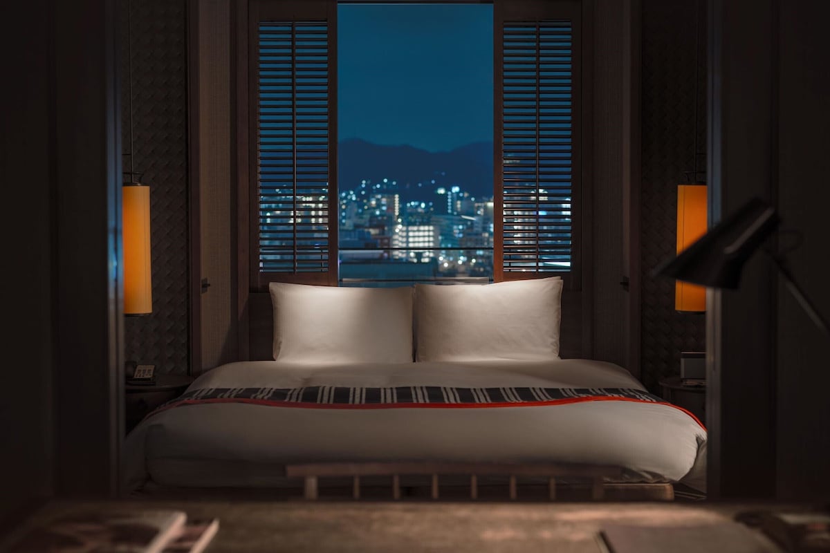 Premium bedding, down comforters, in-room safe, desk