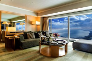 In-room safe, desk, blackout curtains, iron/ironing board - The Windsor Hotel Toya, Vignette Collection by IHG (Toyako)