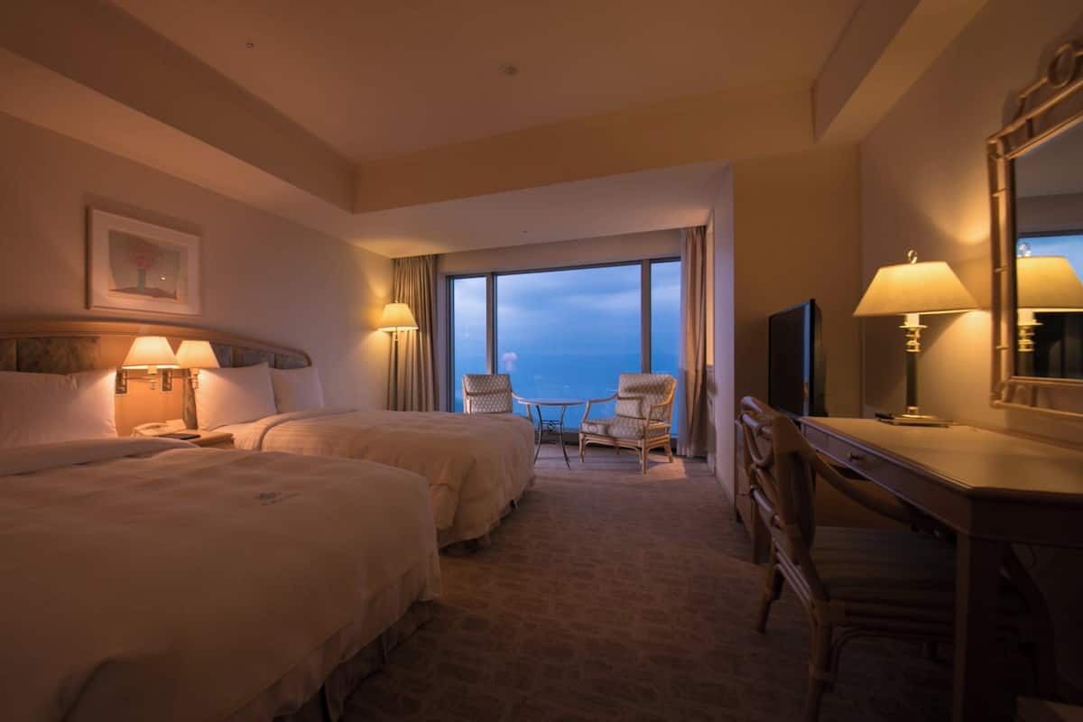 Premium Room | In-room safe, desk, blackout curtains, iron/ironing board