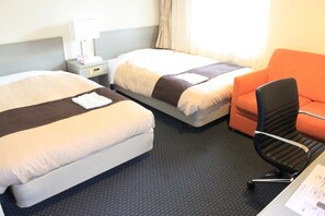 Twin Room | In-room safe, desk, iron/ironing board, free WiFi