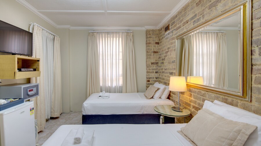 Neutral Bay Lodge
