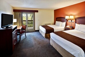 Suíte, 2 camas Queen, para não fumantes | Edredons de pluma, escrivaninha, espaço de trabalho para notebook