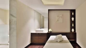 Couples treatment rooms, sauna, steam room, body treatments