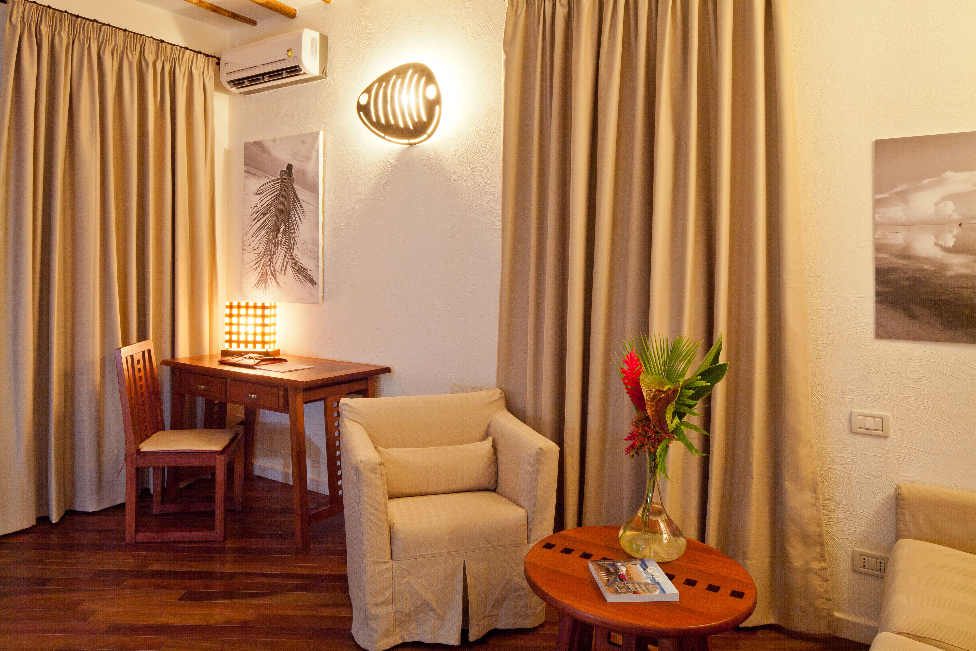 40-inch lcd tv with satellite channels, tv, dvd player