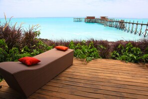 Ropa de cama de alta calidad, minibar, caja fuerte