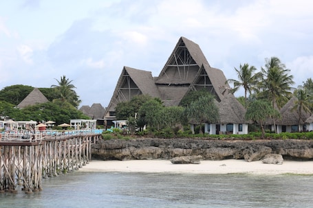 Exterior. Essque Zalu Zanzibar