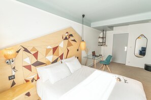 Family Quadruple Room | Desk, laptop workspace, soundproofing, iron/ironing board