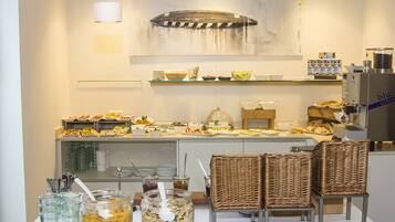 Daily buffet breakfast (EUR 14 per person)