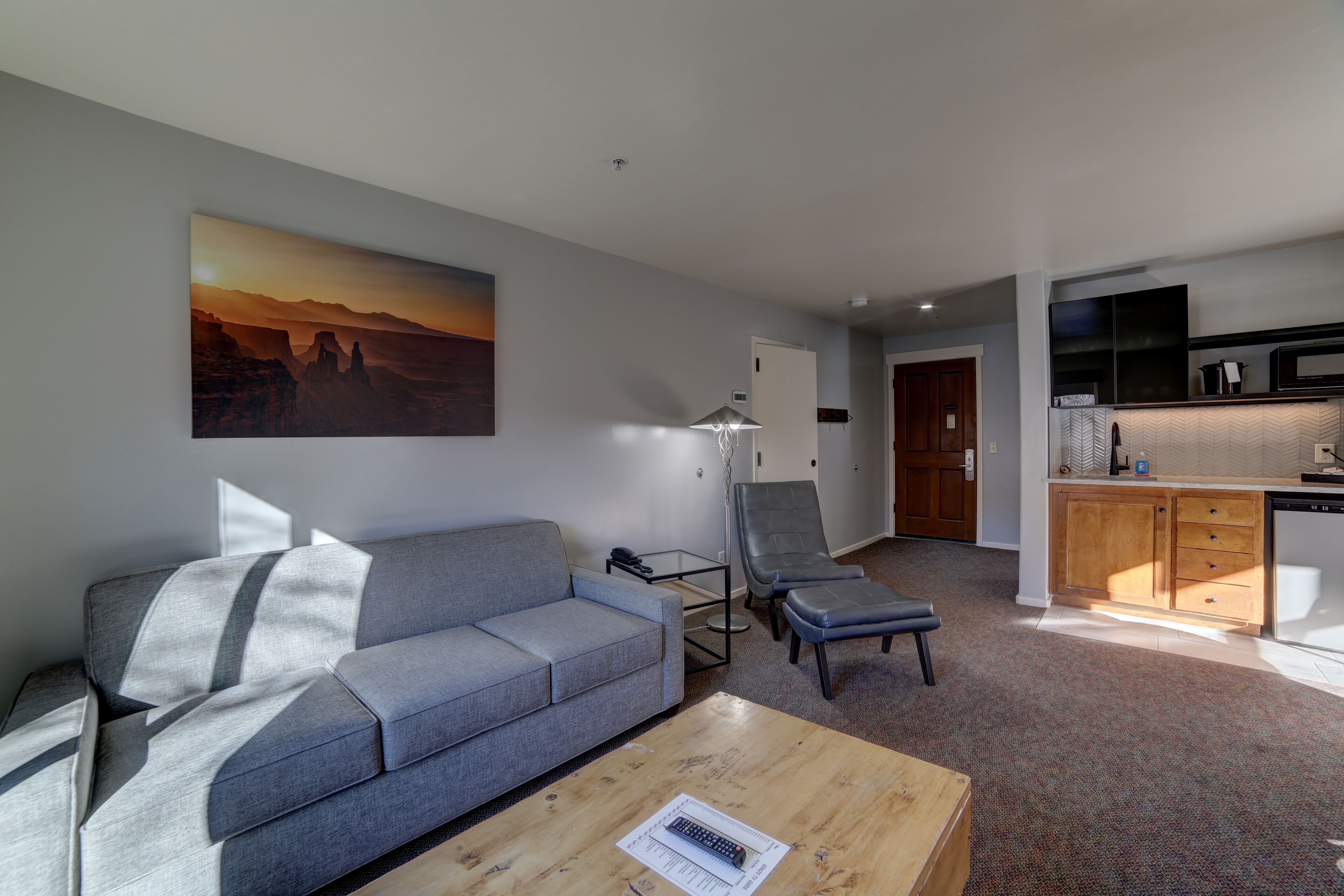 standard suite, 1 king bed with sofa bed | living area | 48-inch flat-screen tv with cable channels, tv