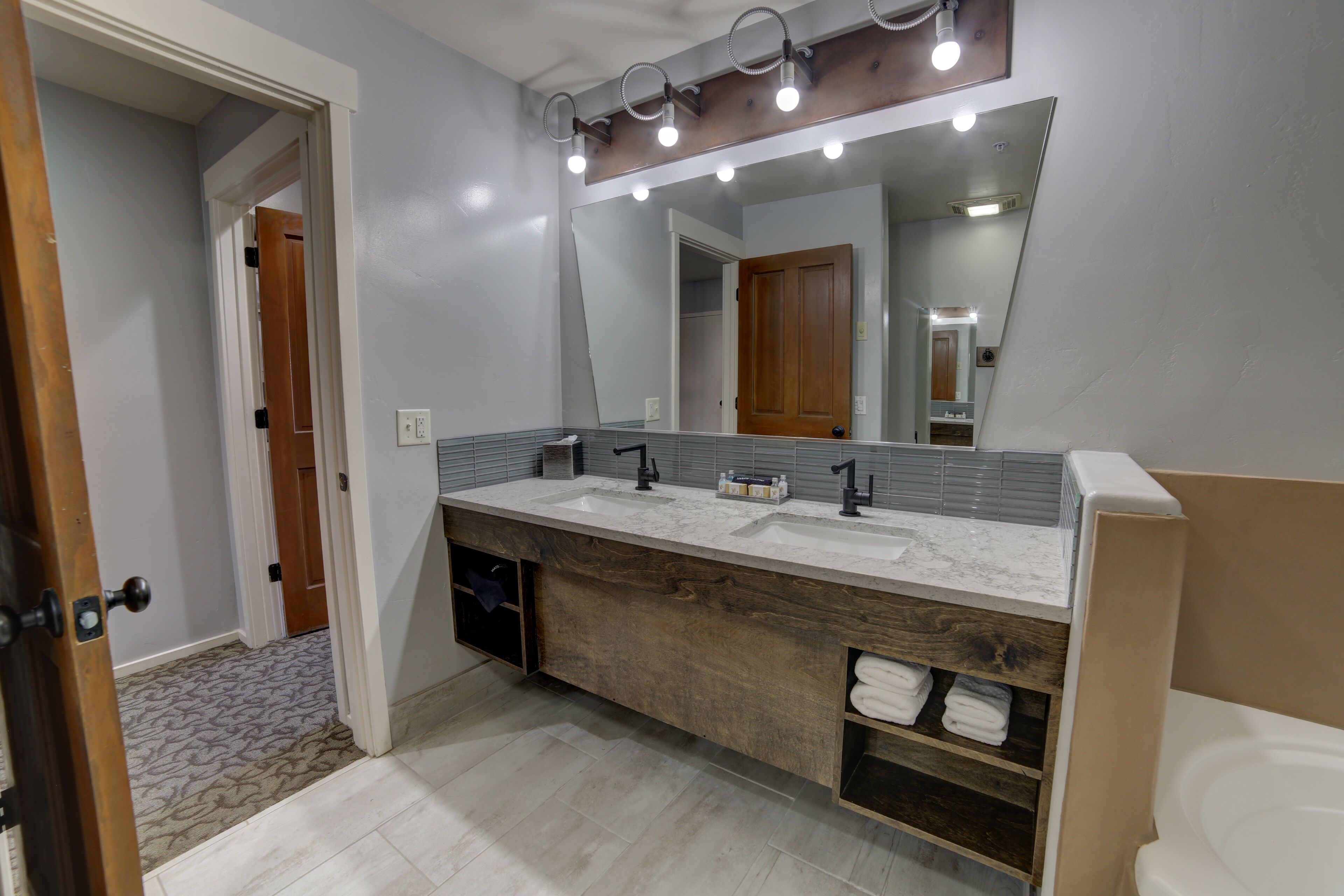 studio suite | bathroom | free toiletries, hair dryer, towels, soap