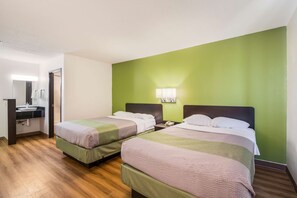 Bureau, accès au Wi-Fi (inclus), literie fournie, réveille-matin