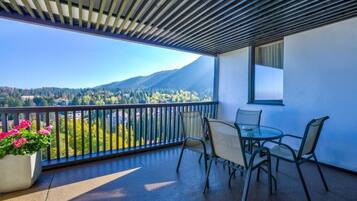 ํ
๋ผ์ค/ํํฐ์ค