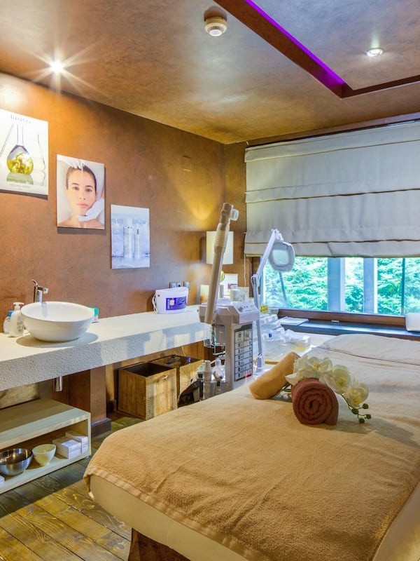 Körperbehandlungen, Warmsteinmassagen, Ganzkörperwickelbehandlung