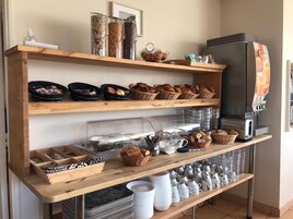 Daily buffet breakfast (EUR 11.90 per person)