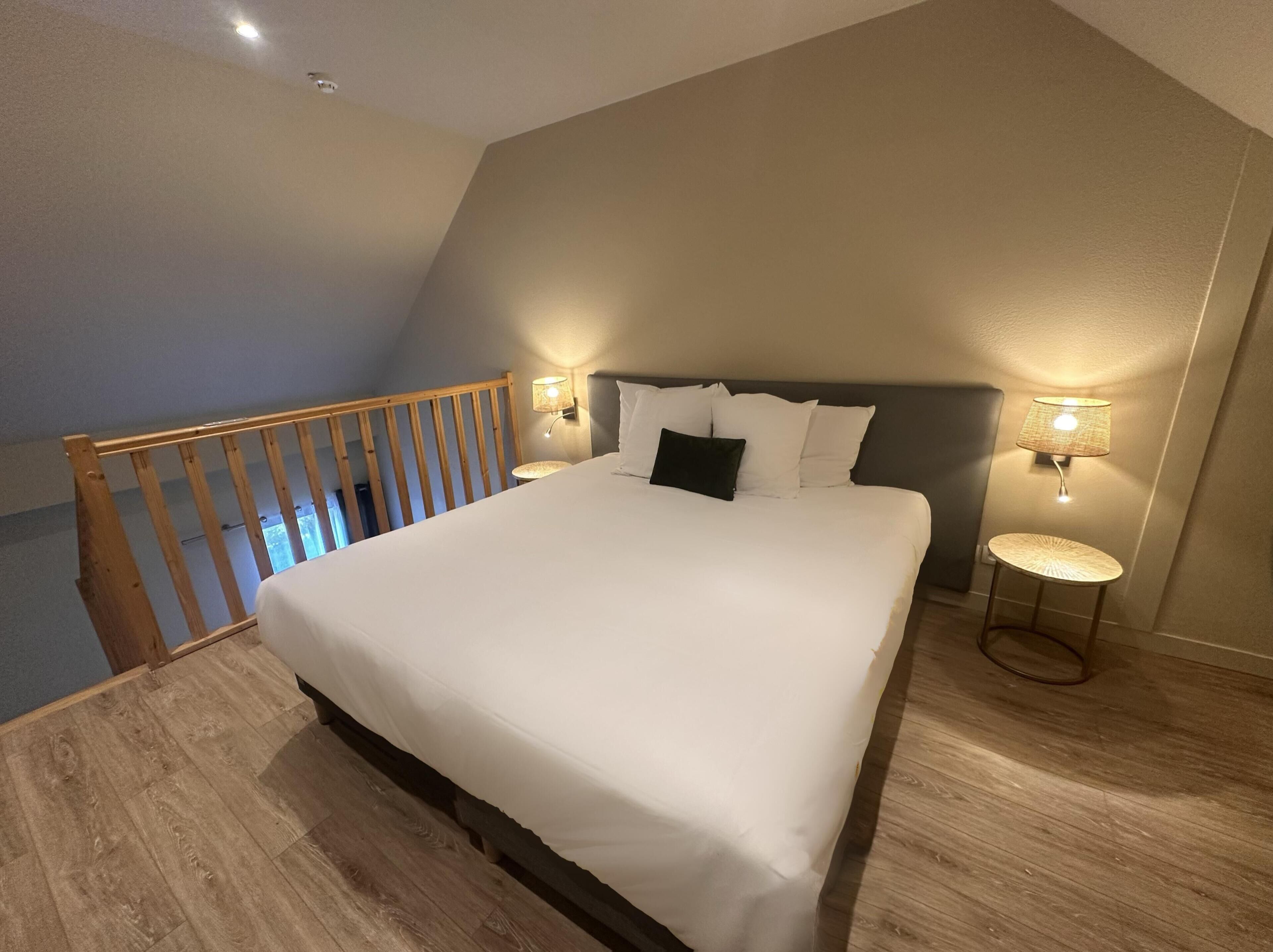 Phòng dành cho gia đình, 1 giường cỡ king, không hút thuốc, tầng lửng | Bộ đồ giường cao cấp, phòng cách âm 