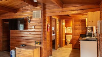 Superior Cabin, 2 Queen Beds, Kitchenette