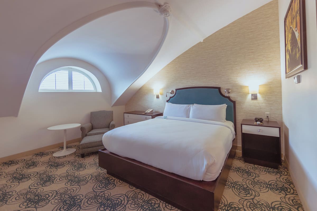 Junior Suite, 1 King Bed, Non Smoking | Premium bedding, in-room safe, individually decorated
