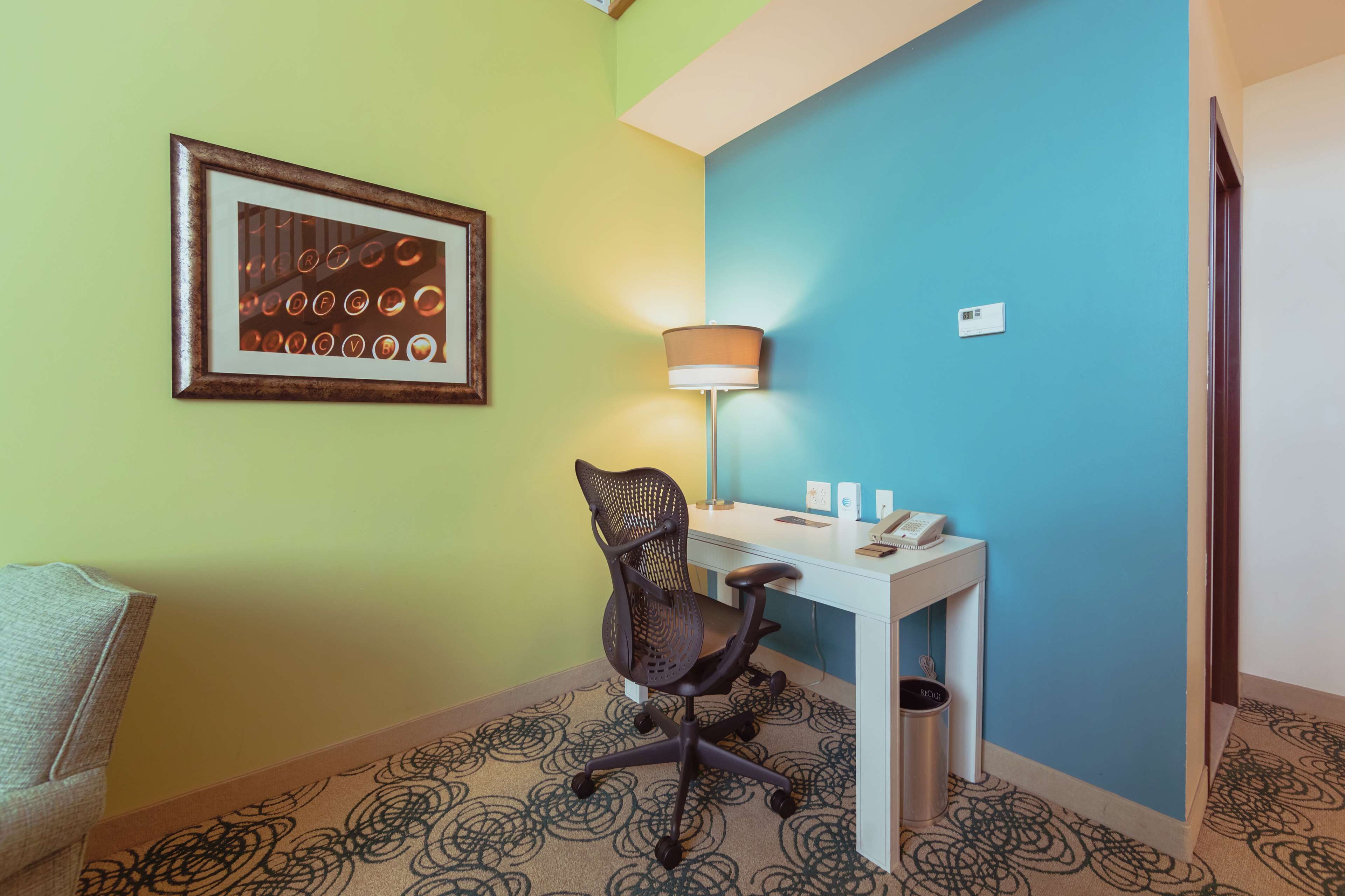 suite, 1 king bed, non smoking (treehouse) | premium bedding, in-room safe, individually decorated