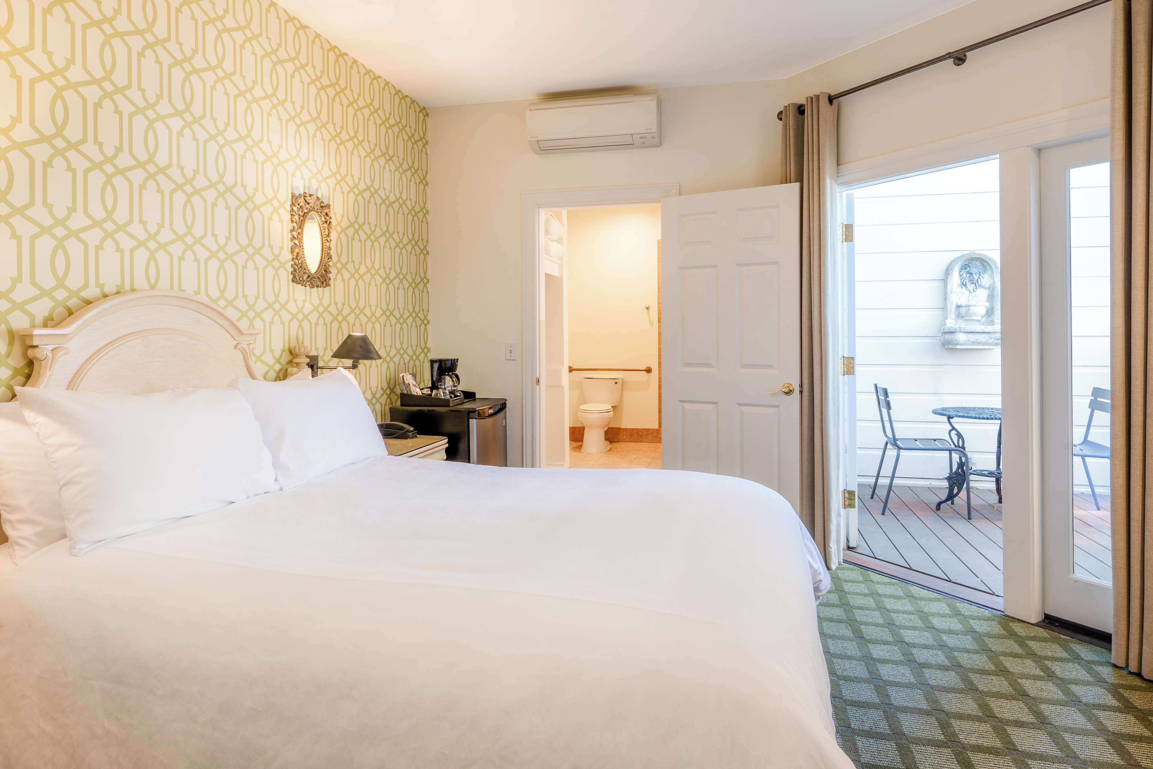 1 chambre, literie de qualité, lit avec matelas à plateau-coussin